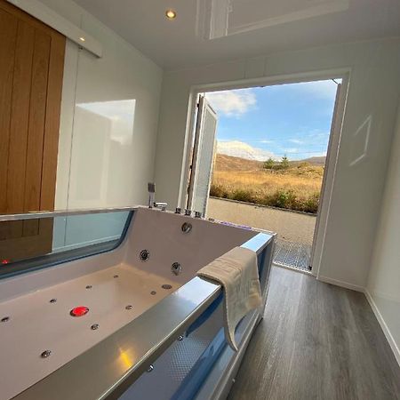 Highland Stays - Ben View Room&Jacuzzi Bath Fort William Exterior foto