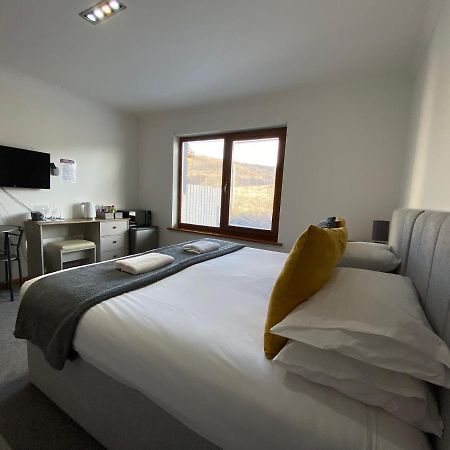 Highland Stays - Ben View Room&Jacuzzi Bath Fort William Exterior foto